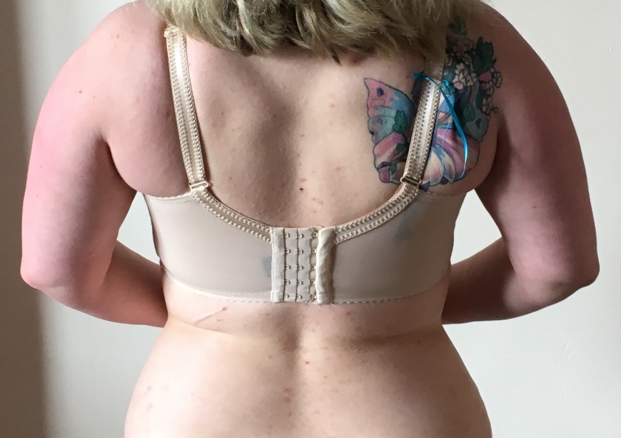 Looking for a good unsupportive bra : r/ABraThatFits